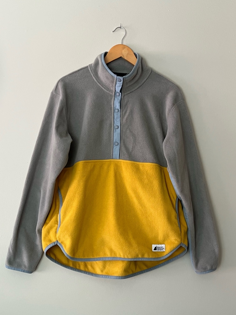 MEC Mountain Equipment Company Colourblock Snap Fleece Pullover L